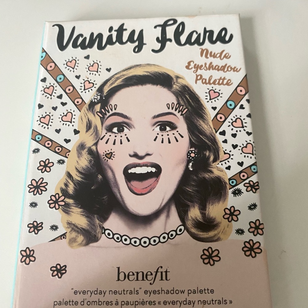 Vanity flare nude eyeshadow pallet!